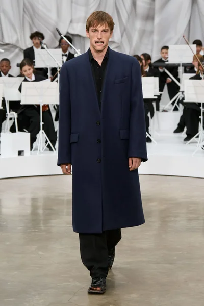 Look 35
